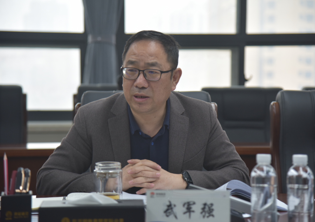 陜鋼集團(tuán)黨委理論學(xué)習(xí)中心組學(xué)習(xí)習(xí)近平總書記重要講話重要批示精神 陜煤集團(tuán)公司會(huì)議精神
