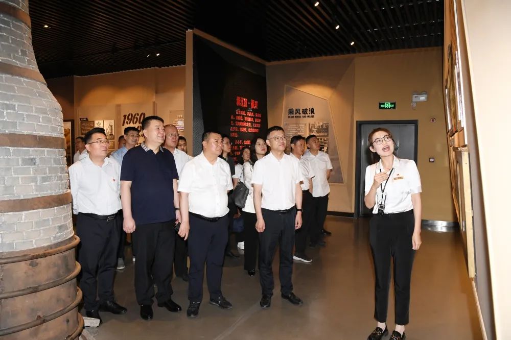 陜煤集團戰(zhàn)略規(guī)劃部到龍鋼公司開展主題教育工作專題調研