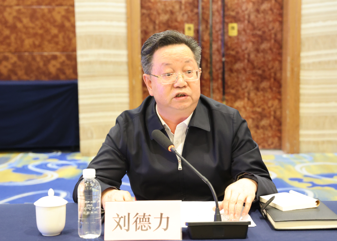 楊冠軍：要堅持結構優(yōu)化調整，立足我省現(xiàn)狀、前瞻布局未來——省鋼鐵深加工產業(yè)鏈調研座談會在陜鋼集團召開