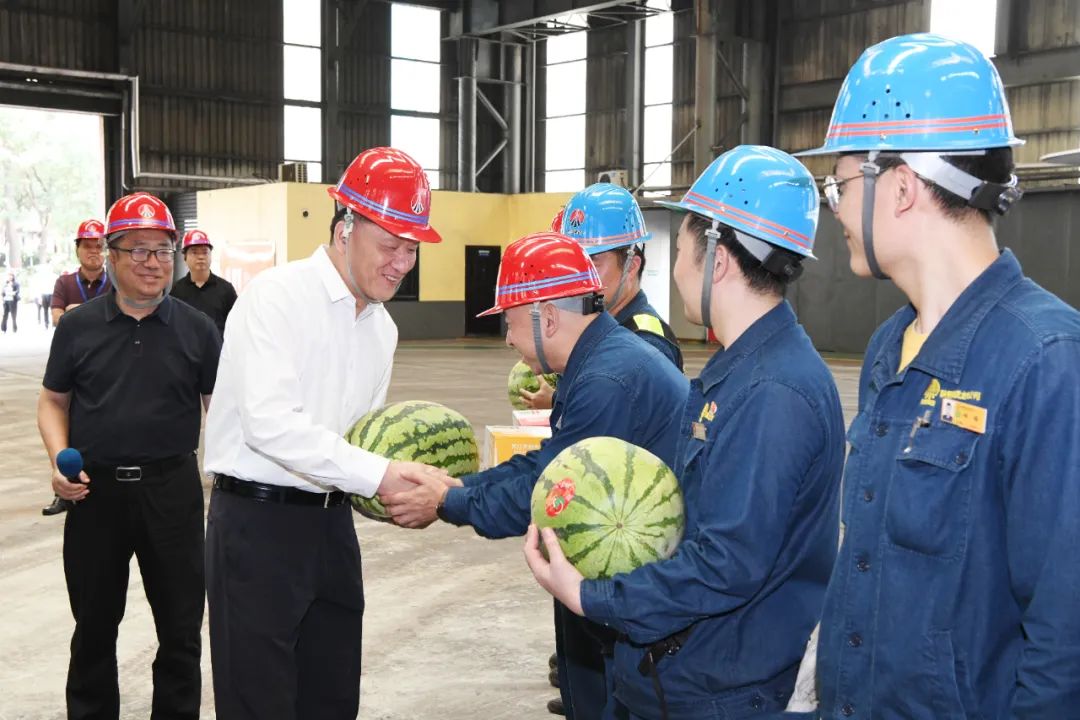 陜西省縣（區(qū)）產(chǎn)業(yè)工人隊伍建設改革現(xiàn)場觀摩團走進陜鋼集團龍鋼公司