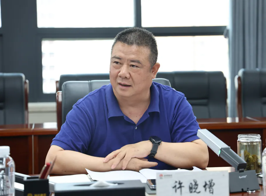 陜鋼集團召開黨委理論學(xué)習(xí)中心組（擴大）學(xué)習(xí)會