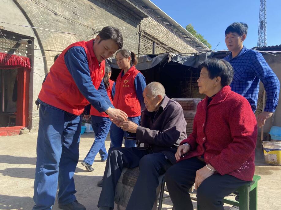 聚星火之光 青春逐夢(mèng)正當(dāng)時(shí)——龍鋼公司軋鋼廠團(tuán)委榮獲陜煤集團(tuán)“五四紅旗團(tuán)委”稱號(hào)
