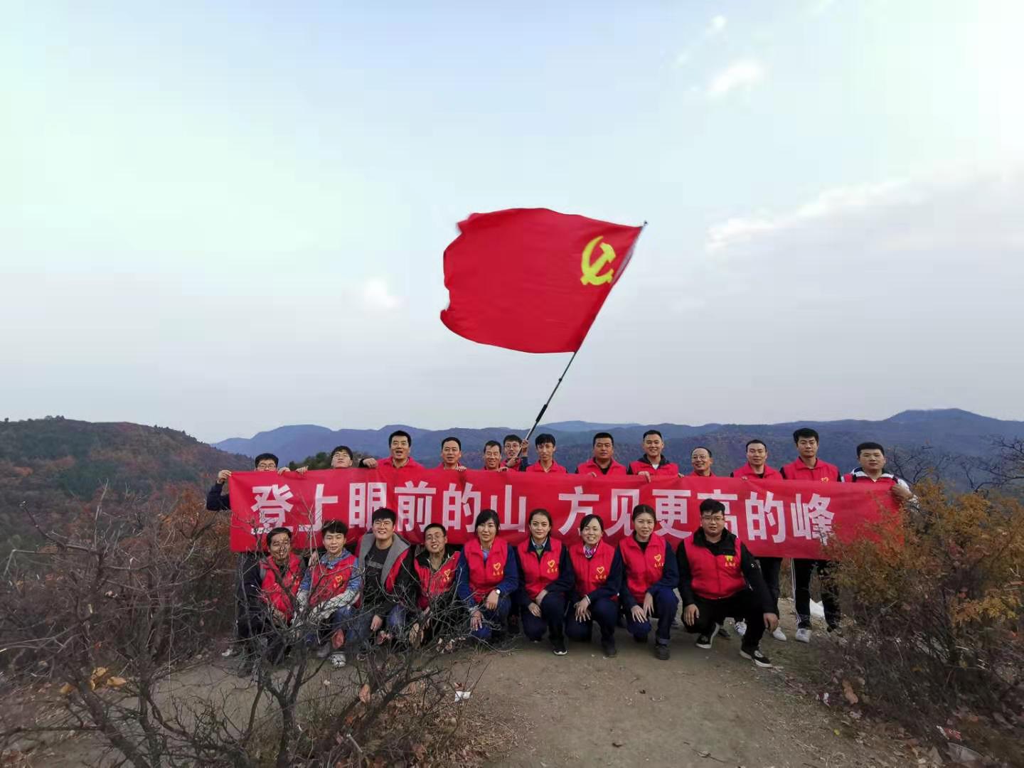 多舉措筑牢人才隊伍建設網(wǎng)
